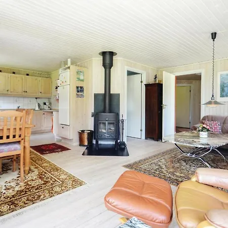 Three-bedroom Holiday In Idestrup * Bøtø By